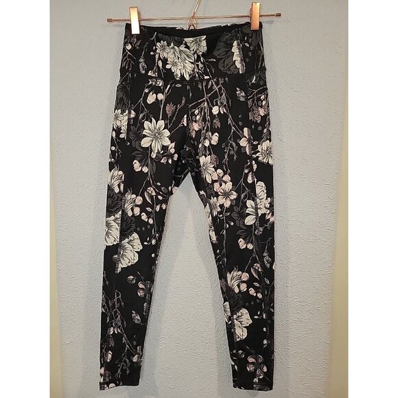 Victoria's Secret Black Pink Floral Incredible Essential Legging Size Small 4 - Picture 1 of 5